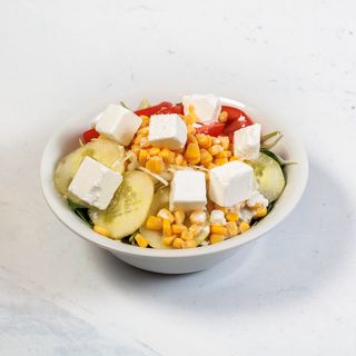 Sezonska salata sa feta sirom