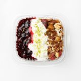 Granola cu Iaurt și Gem de Fructe de Pădure