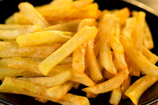 Домашни пържени картофи с наш микс подправки (200г)