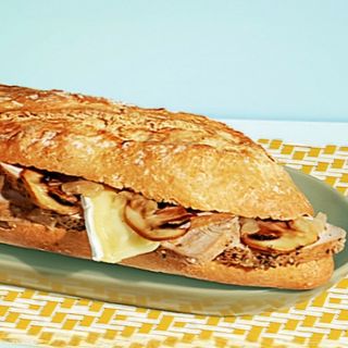 Bocadillo Jamón Asado, Queso y Vegetales 