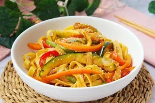 76.Tallarines con verduras