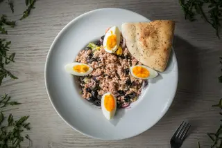 Salată cu ton