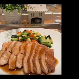 TAGLIATA DI POLLO CON VERDURE WOK