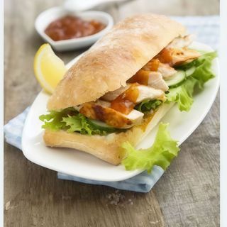 Sanduíche de Frango Grelhado com Queijo