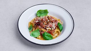 Tagliatelle z szynką parmeńską