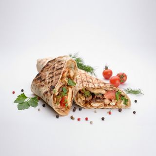 Шаурма з куркою та фірмовим соусом (300г)