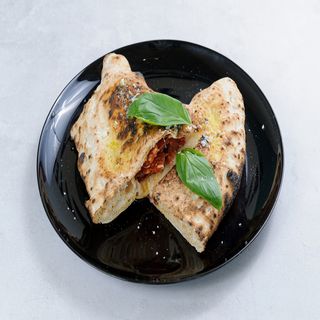 17.CALZONE PICANTE 
