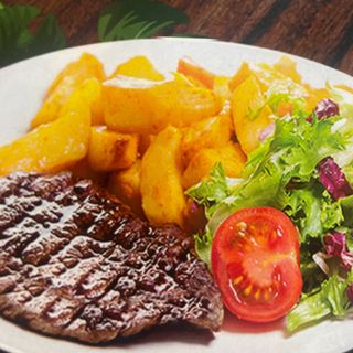 84. Bistec A La Plancha Con Patatas Fritas Y Ensalada