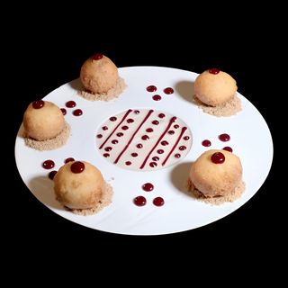 Papanași cu Gel și jeleu de vișine