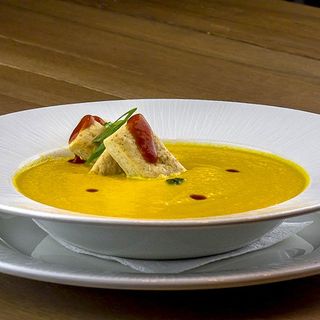 Ciorbă de legume dreasa cu crema vegetala (post)