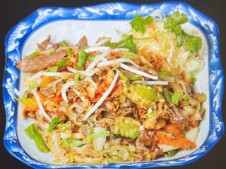 Makaron ryżowy z warzywami