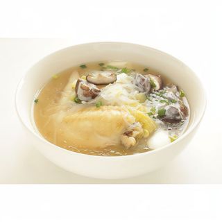 Sopa De Pollo Con Champ