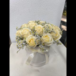 Caixa com 15 Rosas de Sabão Perfumadas - Branco