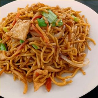 105 - Noodles con pollo / Noodles with chicken  / 鸡肉炒面