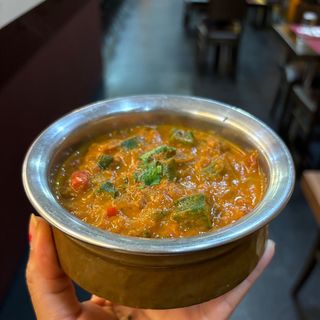 80. Bhindi Masala (Vegà)