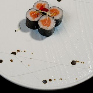 Maki de salmón (8 pzas.)