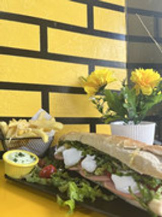 Bocadillos Maakouda Luncheon Oeuf