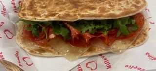 Salame piccante con pecorino e rucola