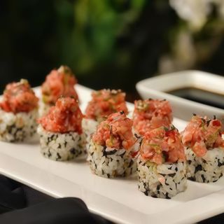 79H.Roll De Langostino Y Atún (8 Pzs.)