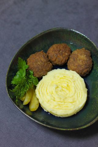 Пюре з котлетами (200/150г)