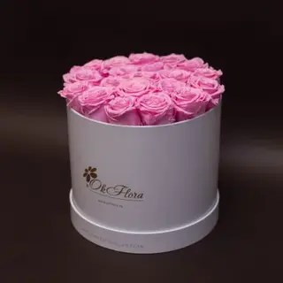 17 trandafiri criogenați roz în cutie de lux mare alba