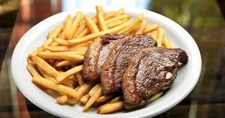 Picanha Grelhada com Batatas Fritas