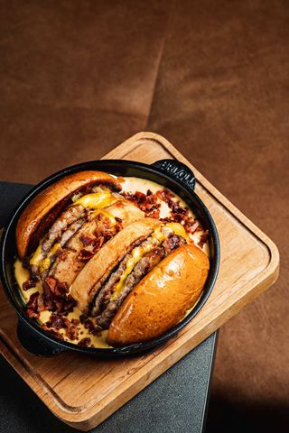 ЧізБургер у сирній ванні