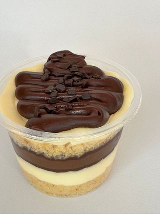 Bolo no pote, massa branca com Brigadeiro Branco & Nutella