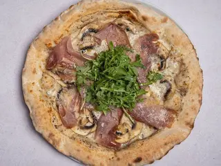 Pizza Al Tartufo