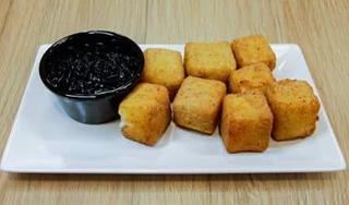 Queso Frito Con Arándanos