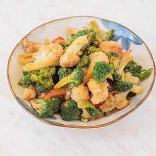 Brokoli sa karfiolom i povrćem