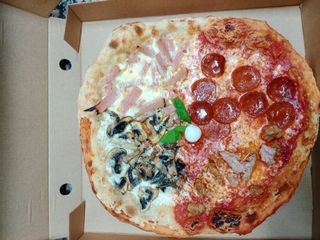 Pizza 4 Mundis (33 Cm.)