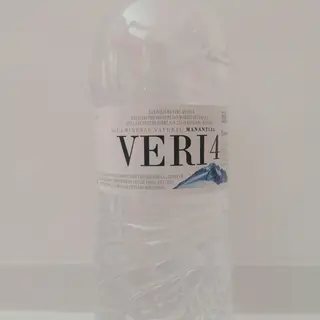Agua mineral natural del Pirineo botella 50 cl · VERI