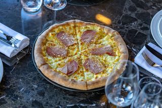 ლაზური ხაჭაპური ლორით