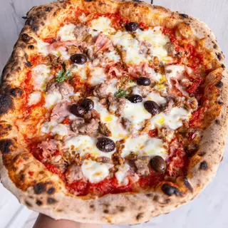 Pizza capricciosa
