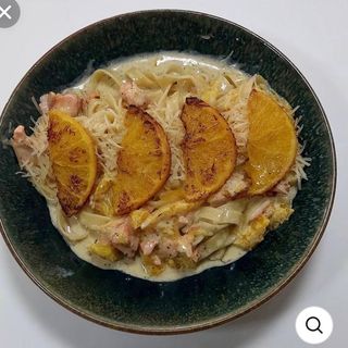 Fettuccine with salmon and orange