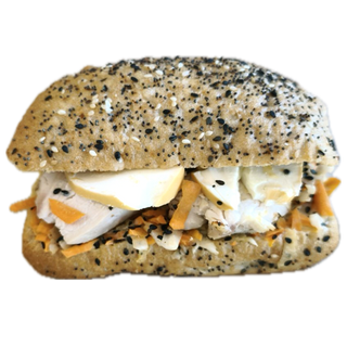 Азиатски сандвич с пиле (265г)