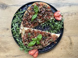 Bruschetta z pomidorami i kozim serem