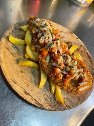 Milanesa de ternera con salsa de boletus y queso curado trufado