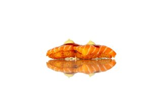Crisp nigiri salmone