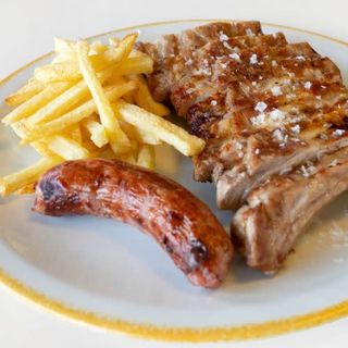 O Churrasco de Porco con Criollo e Patacas