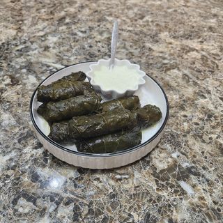 ტოლმა ვაზის ფოთლით 10 ცალი