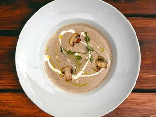 Крем суп з білими грибами / Vellutata di funghi porcini (300g)