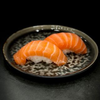 20. Salmone nigiri 2 pezzi