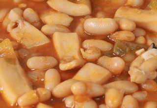 Ración De Chícharos Con Jibia