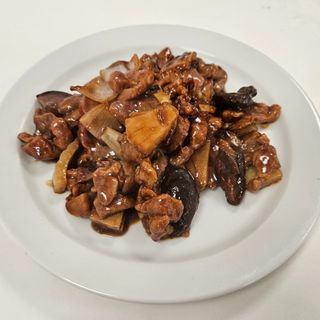 Solomillo de cerdo con bambú y setas chinas