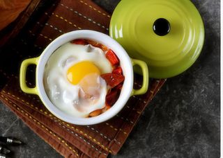 Ternasco con huevos y pimientos