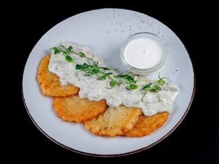 Деруни з грибами у вершковому соусі (380g)