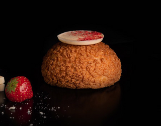 Bela čokolada i jagoda puffs