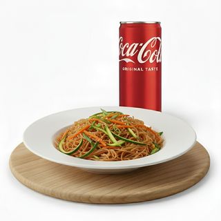 246. Spaghetti di soia con verdure + Lattina Coca-Cola